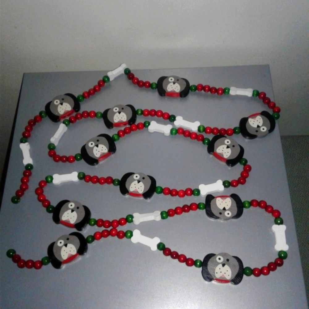 Doggie-themed Beaded Wood Decorative Garland